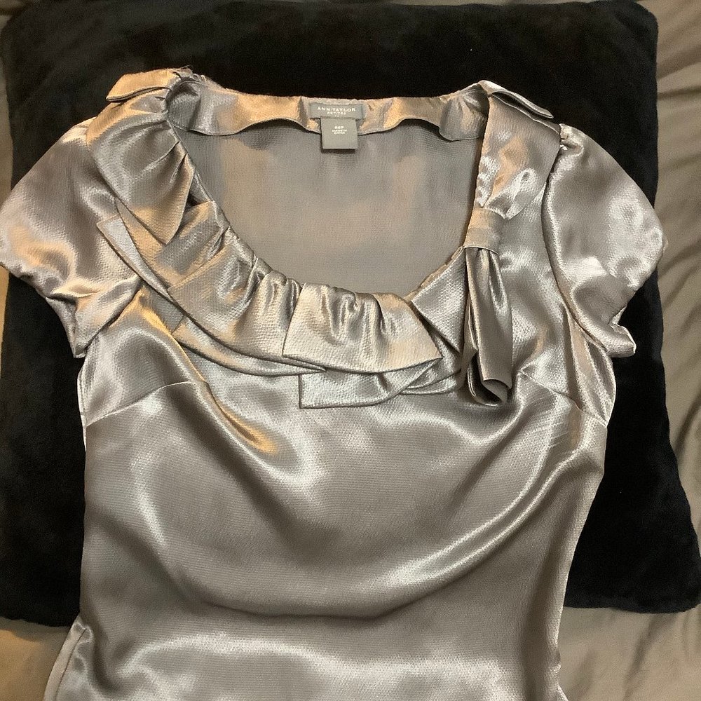 Ann Taylor Gray Hammered Silky Top